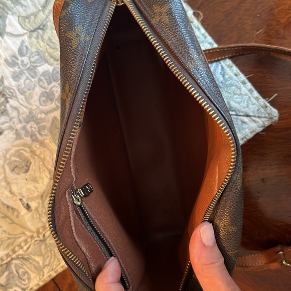 Louis Vuitton TROCADÉRO LEATHER CROSSBODY BAG - Picture 16 of 16